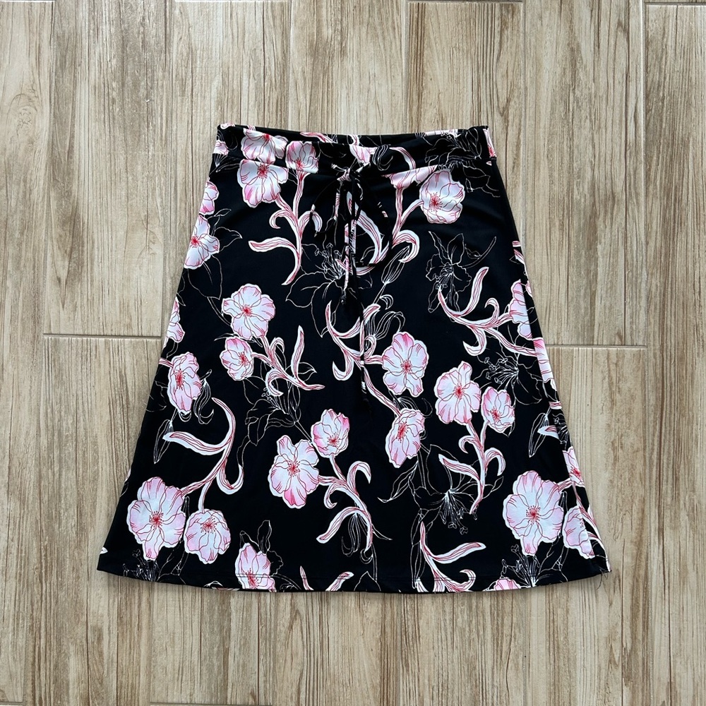 dm bm black pink floral a-line drawstring skirt Size S EUC